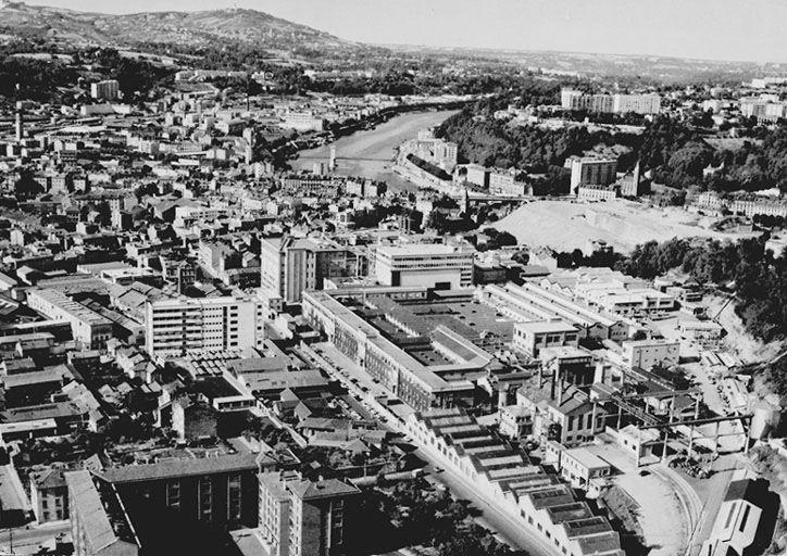 Vue d'ensemble sud du site en 1960