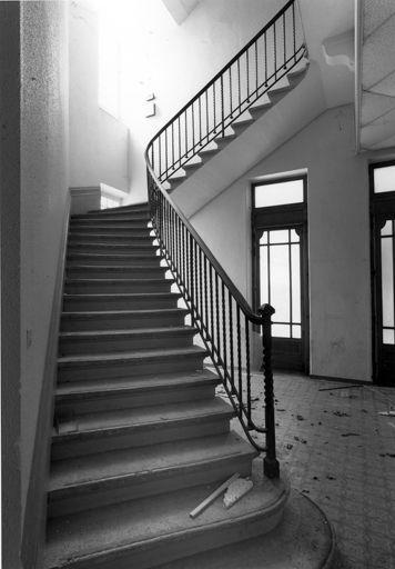 Escalier intérieur, aile droite