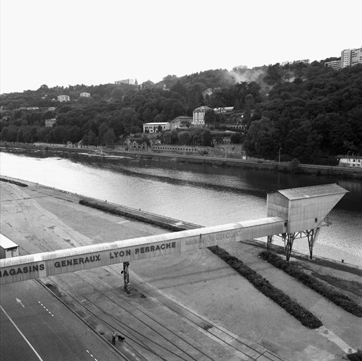 Transporteur à grains, vue nord-est, jusqu'à la Saône