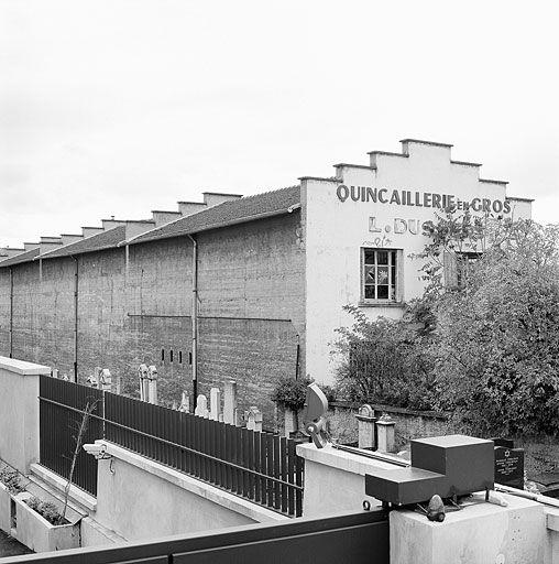 Détail bâtiment accolé au cimetière juif de Lyon
