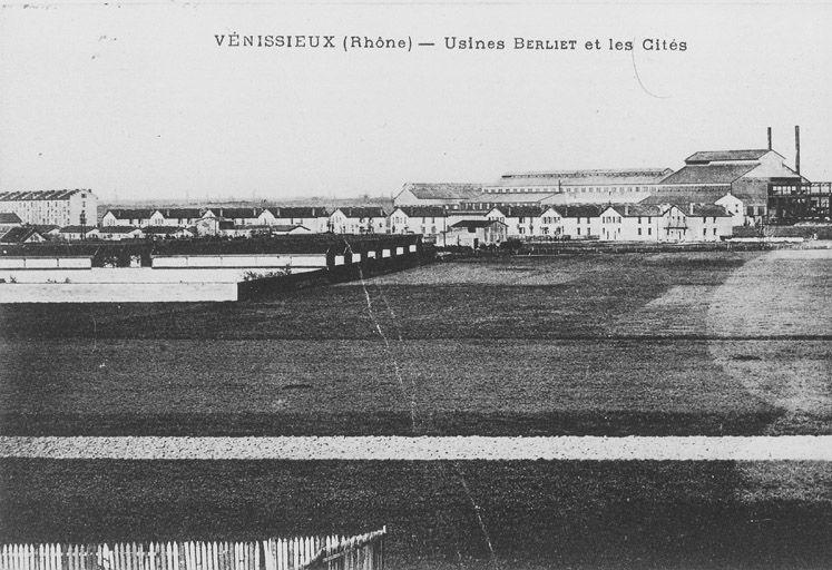 Vue d'ensemble de l'usine et de la cité Berliet