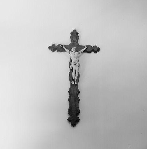 Croix : Christ en croix