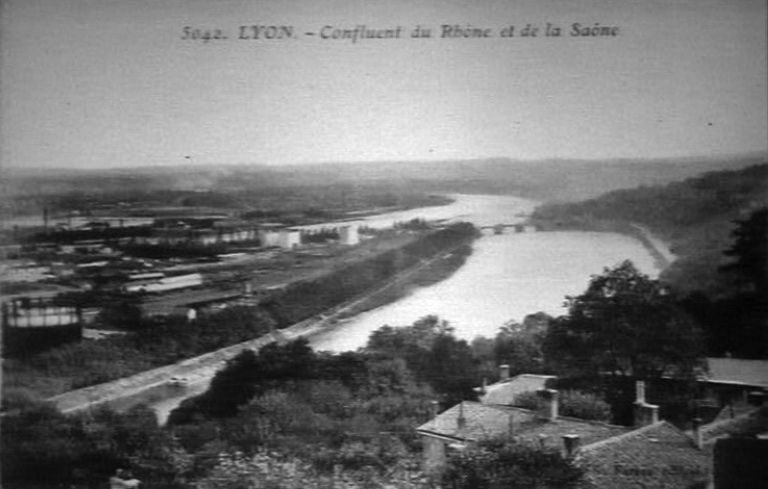 Lyon - Confluent du Rhône et de la Saône, carte postale, [vers 1900]