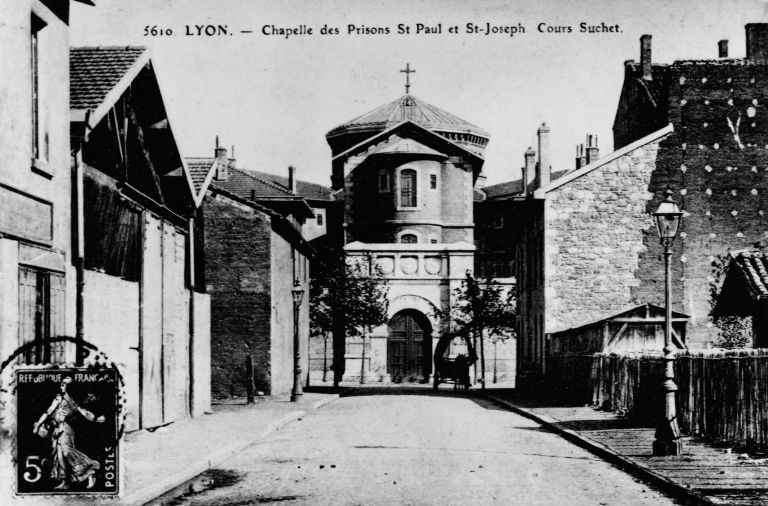 Vue de la rue Quivogne depuis le sud, [1er quart XXe siècle]. Carte postale