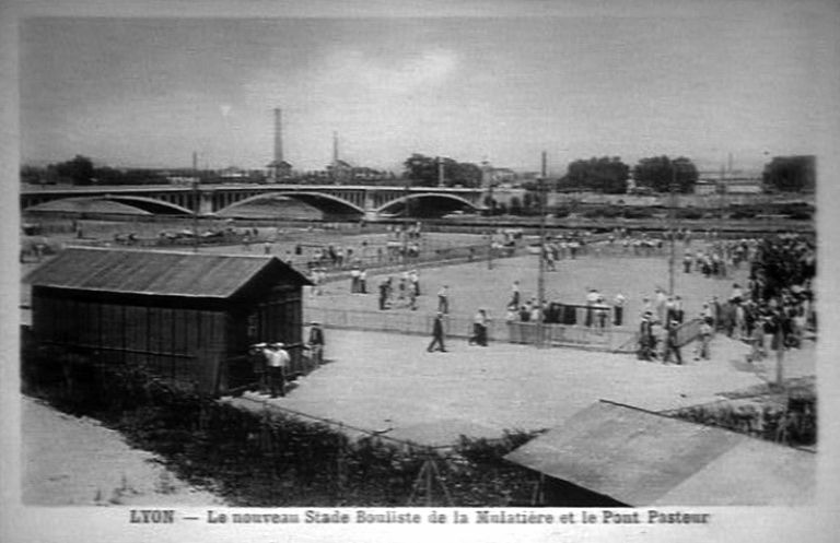 Le nouveau stade bouliste, carte postale, [2e quart 20e siècle]