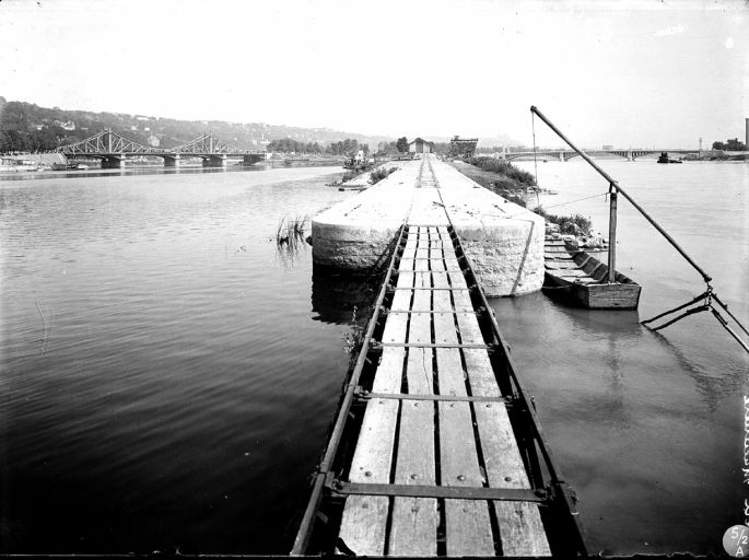 Vue de la pointe du confluent depuis le sud, photogr., [vers 1920-1940]