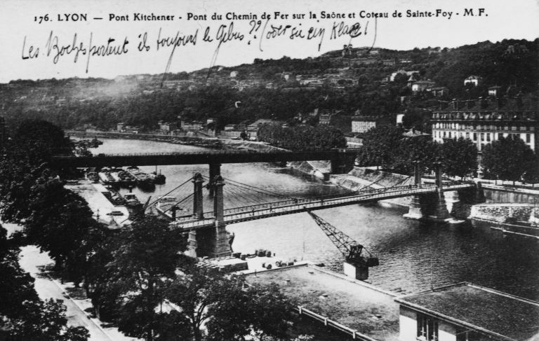 Vue d'ensemble des ponts routier et ferroviaire, [1er quart 20e siècle]. Carte postale