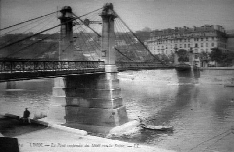 Le pont suspendu depuis le sud-ouest, carte postale, [1er quart 20e siècle]