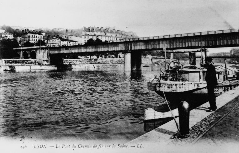 Vue du pont depuis le sud-est, LL, [1er quart 20e siècle]. Carte postale