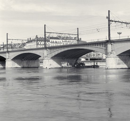 Vue rapprochée depuis le sud-est