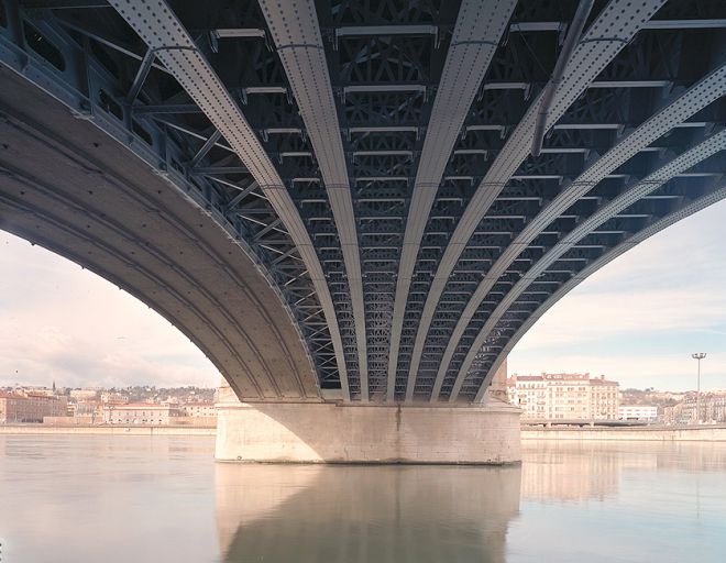 Une arche vue par dessous