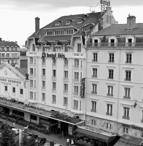 Vue de situation depuis les jardins suspendus du centre d'échanges (côté Rhône)