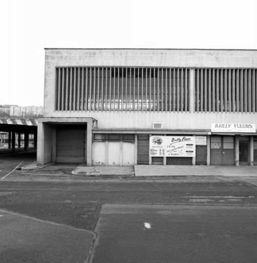 Salle des ventes : vue partielle de l'élévation est