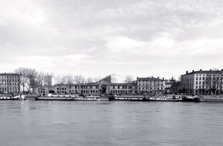 Vue d'ensemble depuis l'ouest, rive droite de la Saône