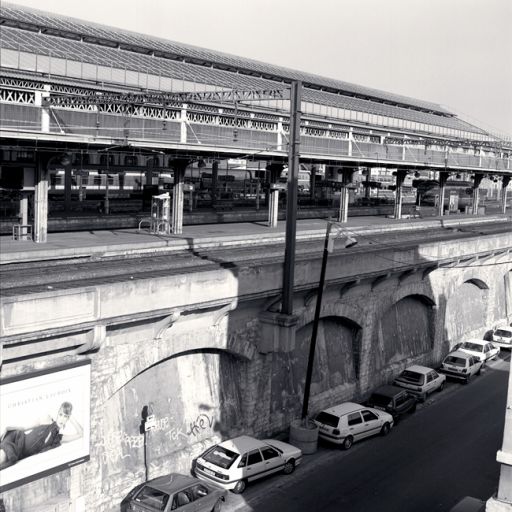 Vue d'ensemble des quais, au-dessus du soutènement de la voie ferrée rue Dugas-Montbel, côté Rhône