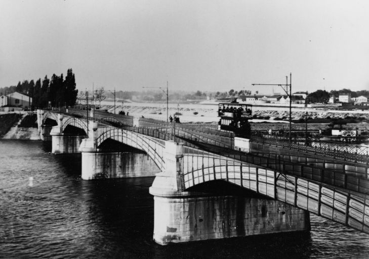 Le pont de la Mulatière depuis le nord-ouest, [début XXe sièlce]. Carte postale