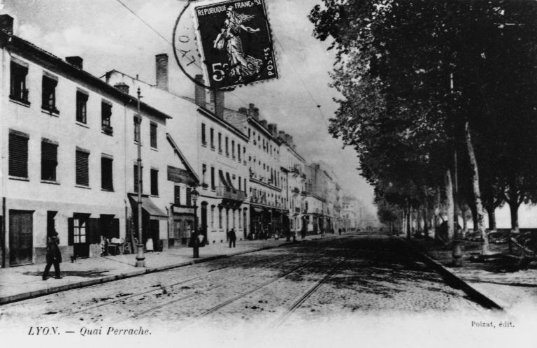 Le quai Perrache, 1er quart XXe siècle. Carte postale