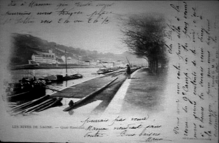 Le quai Rambaud depuis le sud, 1er quart XXe siècle. Carte postale