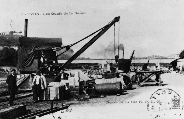 Le quai et les docks de la Cie H.P.L.M., 1er quart XXe siècle. Carte postale