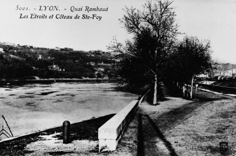 Le quai Rambaud depuis le sud de la presqu'île, 1er quart XXe siècle. Carte postale