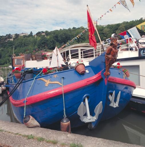 Fête des mariniers. Les péniches décorées