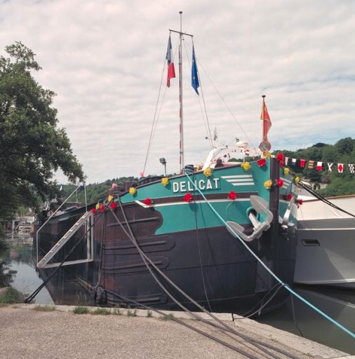 Fête des mariniers. Les péniches décorées : le Délicat