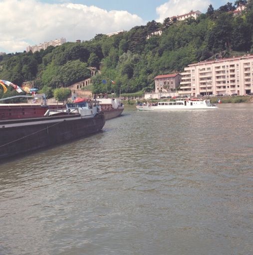 Passage du bateau le Rhône