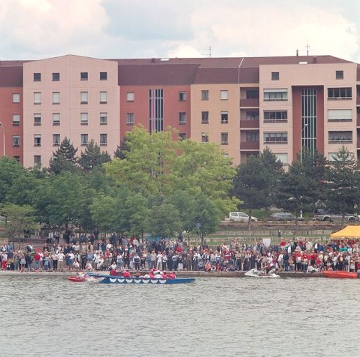 Fête des mariniers. Les joutes depuis la rive droite