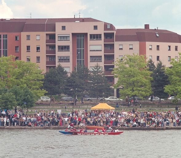 Fête des mariniers. Les joutes depuis la rive droite