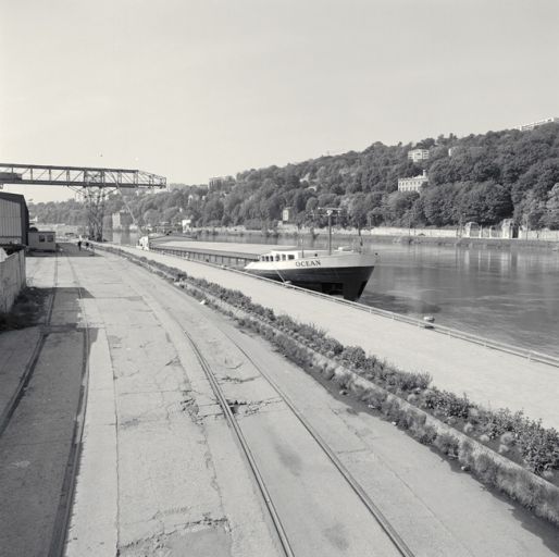 Vue des quais vers le sud