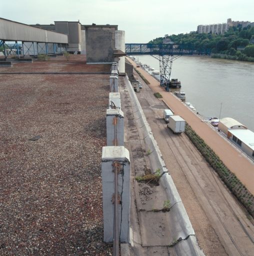 Les quais vers le sud, depuis le toit de l'entrepôt des sucres