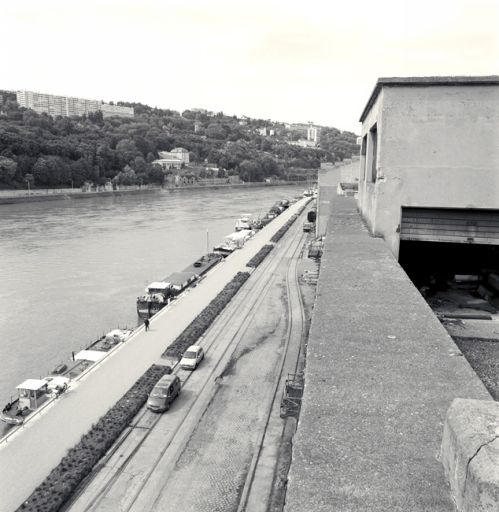 Les quais vers le sud, depuis le toit de l'entrepôt des sucres