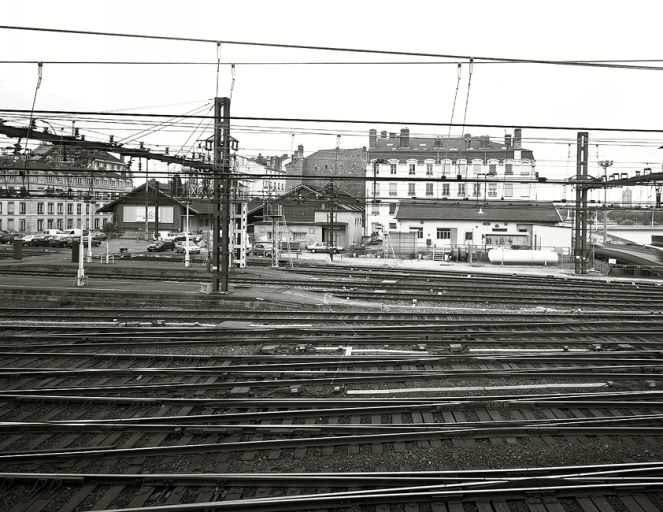 Les voies ferrées depuis le sud et les bâtiments de la Compagnie des wagons-lits