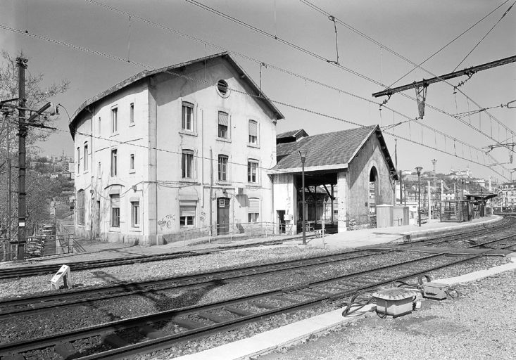 Vue générale depuis l'est