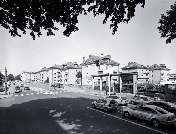 Vue générale depuis le cours Charlemagne, au sud-ouest