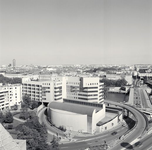 Vue du pont depuis la tour du tunnel de Fourvière à l'ouest