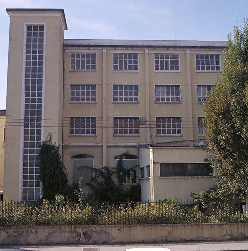 Façade est