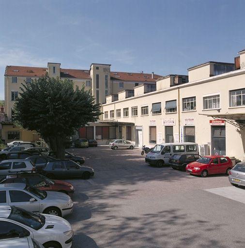 Vue sud des anciens ateliers