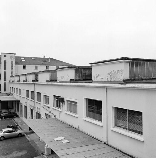 Vue sud-est, vue de la cour