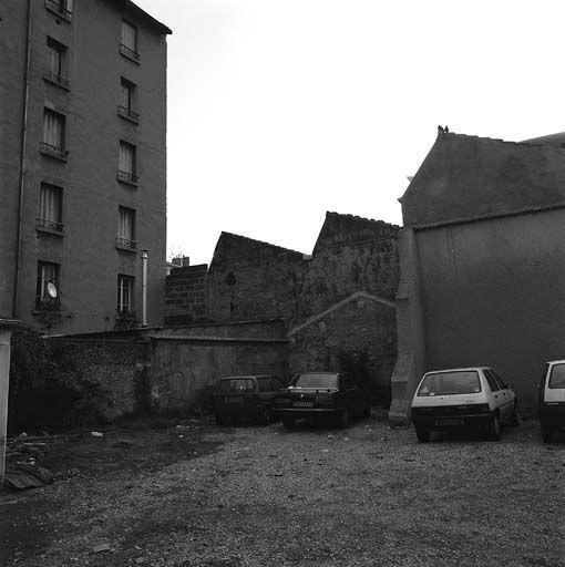 Vue ouest de la cour de l'immeuble