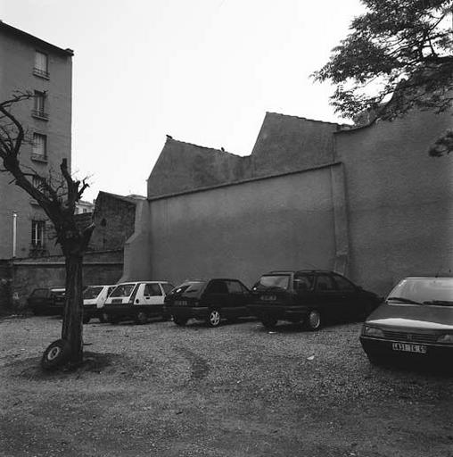 Vue ouest de la cour