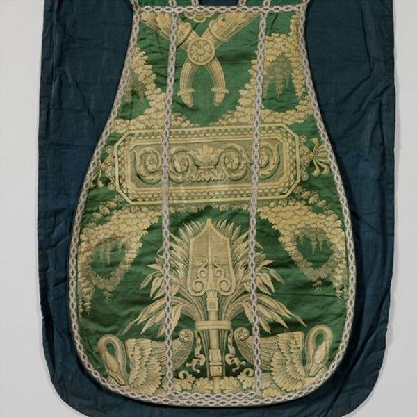 Ornement vert : chasuble, étole