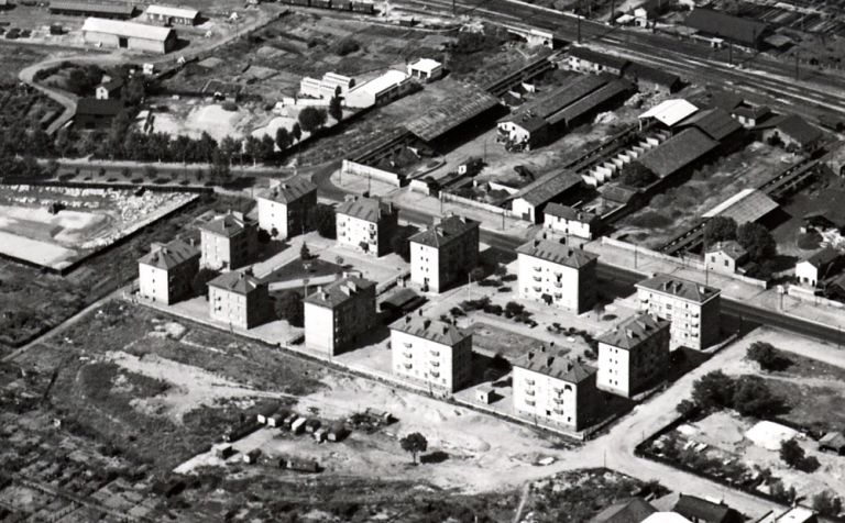 Vue aérienne depuis le nord-est. Photogr., [vers 1955]