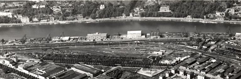 Vue aérienne depuis l'est, vers 1955