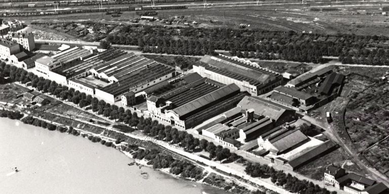 Vue aérienne depuis le nord-est, vers 1955
