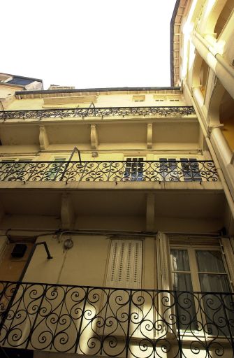 1er corps de logis, façade sur cour, partie droite.