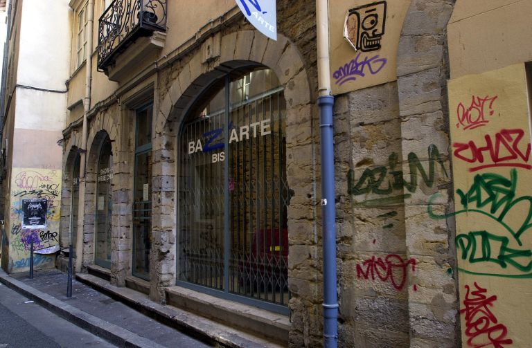 Façade sur la rue Major-Martin, rez-de-chaussée.