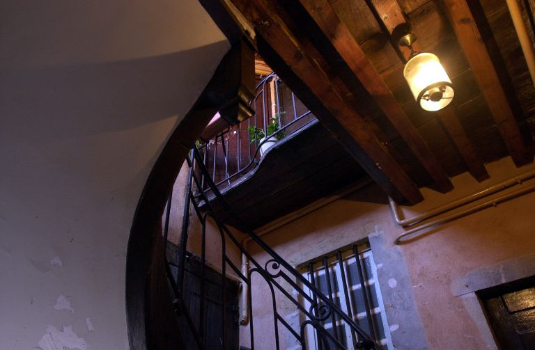 Pavillon d'escalier, petit escalier desservant la pièce sommitale.