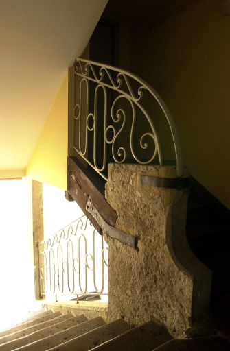 Escalier du premier corps, départ du petit escalier desservant les pièces au sommet du pavillon.