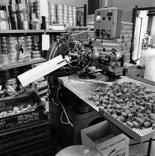 Machine à emballer les chocolats
